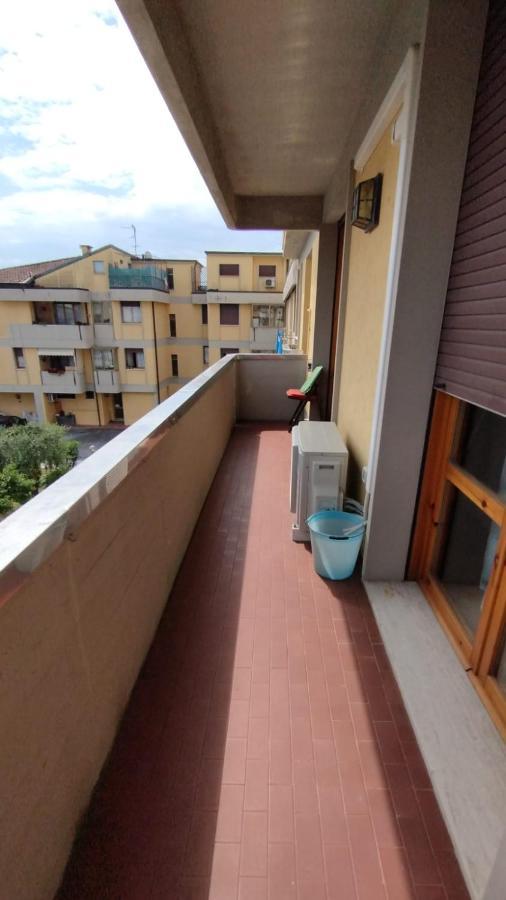 Апартаменти La Casa Dei Viaggiatori - Viareggio - Posto Auto Gratuito Екстер'єр фото